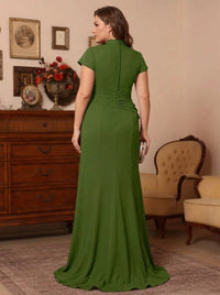 Plus Size Mother of the Bride Dress — The Maeve Isla | Guest & Gown
